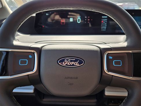 New 2025 Ford Expedition Active image 21