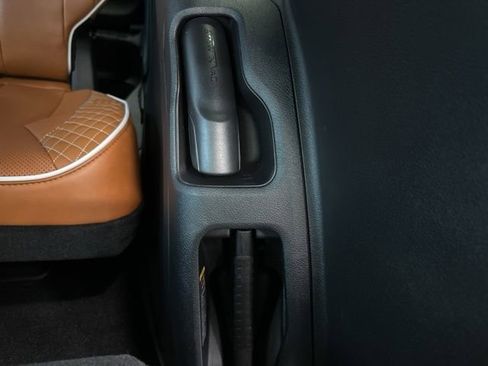 New 2026 Chrysler Pacifica Pinnacle image 29