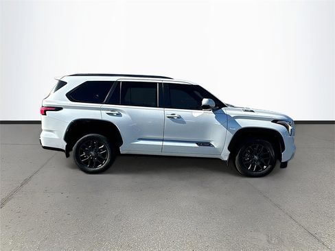 Used 2025 Toyota Sequoia Platinum image 8