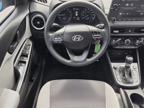 Used 2022 Hyundai Kona SE image 6
