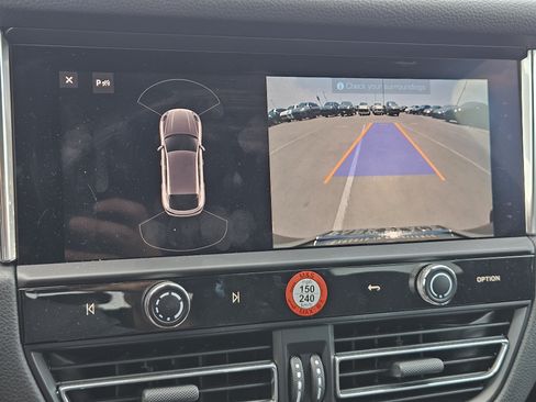 Certified 2026 Porsche Macan AWD/4WD image 18