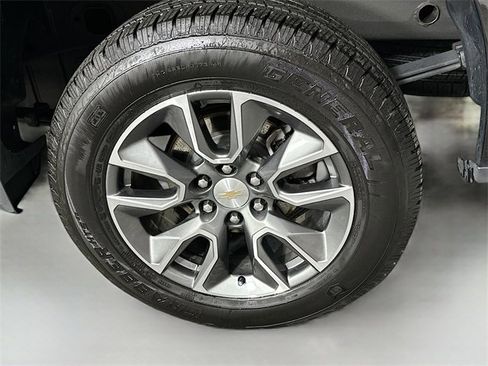 Used 2024 Chevrolet Silverado 1500 LT image 29