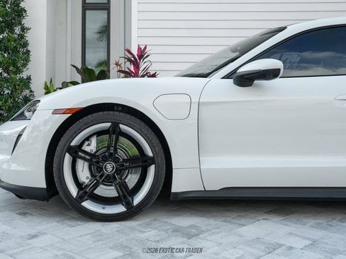 Used 2024 Porsche Taycan RWD image 4