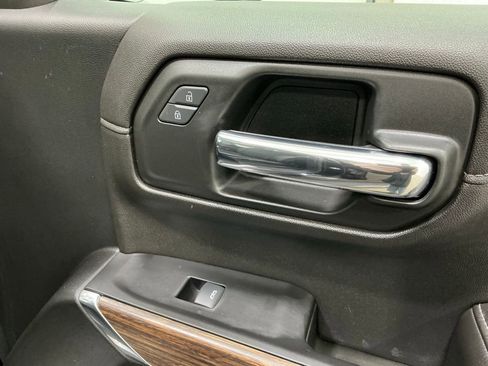 Used 2019 Chevrolet Silverado 1500 High Country w/ Technology Package image 34