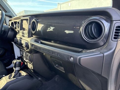 Used 2021 Jeep Wrangler Unlimited Sport image 43