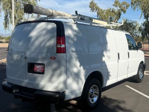 Used 2018 Chevrolet Express 2500 w/ Driver Convenience Package RWD image 5