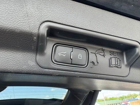 Used 2025 Ford Explorer ST-Line w/ ST-Line Street Pack AWD/4WD image 25