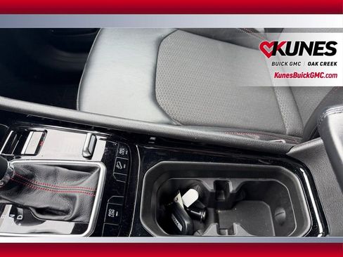Used 2025 Jeep Compass Trailhawk AWD/4WD image 13
