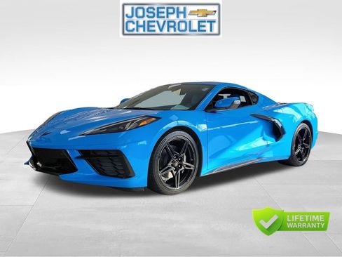 Used 2022 Chevrolet Corvette Stingray Premium Cpe w/ Battery Protection Package RWD image 2