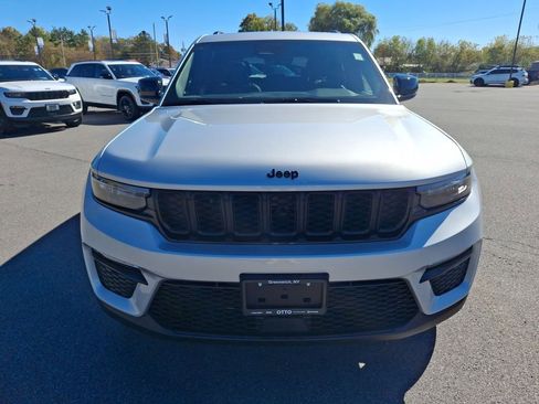 New 2025 Jeep Grand Cherokee Limited w/ Black Appearance Package image 2