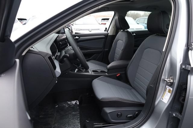 New 2026 Volkswagen Jetta SE FWD image 8