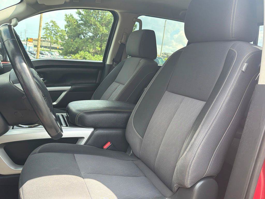 Used 2021 Nissan Titan SV w/ SV Convenience Package AWD/4WD image 30