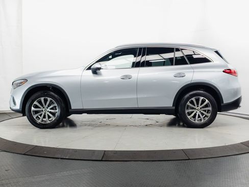 Used 2024 Mercedes-Benz GLC 300 4MATIC w/ Driver Assistance Package image 4