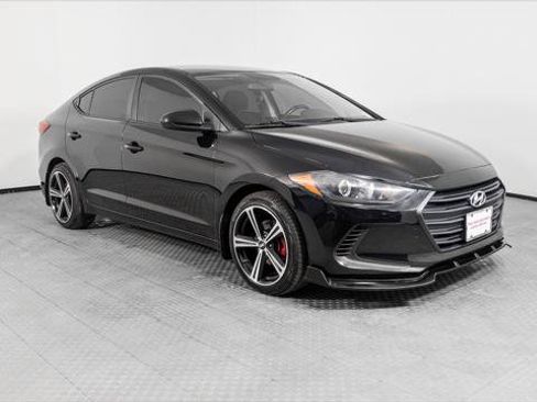 Used 2018 Hyundai Elantra SE FWD image 11