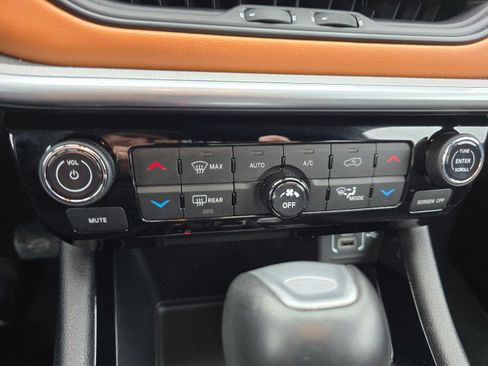 Used 2024 Jeep Compass Limited image 32