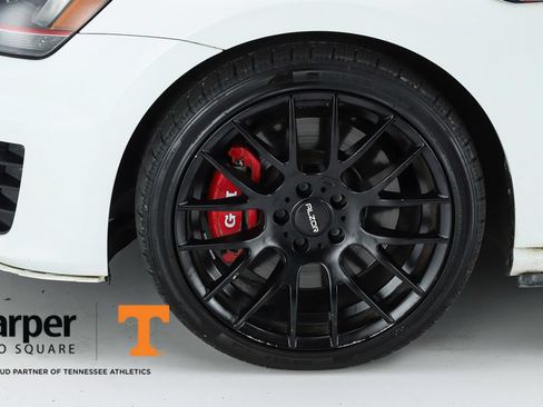 Used 2017 Volkswagen GTI SE FWD image 5