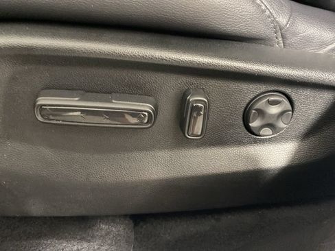 Used 2018 Honda CR-V Touring image 23