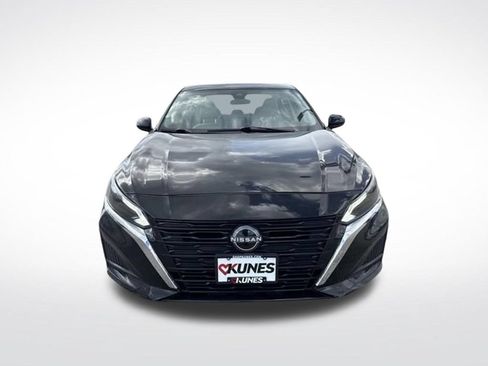 Used 2025 Nissan Altima 2.5 SV FWD image 8