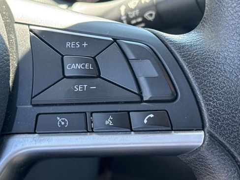 Used 2024 Nissan Altima 2.5 SV FWD image 25