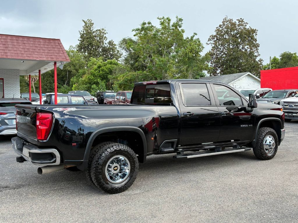 Used 2022 Chevrolet Silverado 3500 LT w/ All Star Edition AWD/4WD image 5