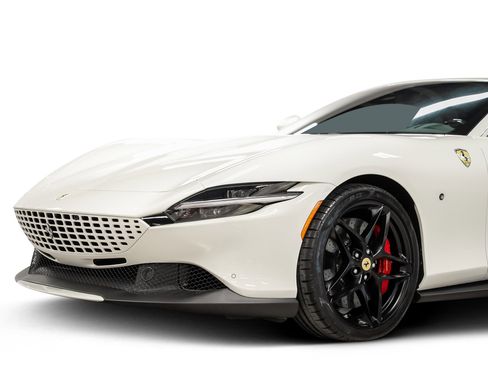 Used 2022 Ferrari Roma image 14