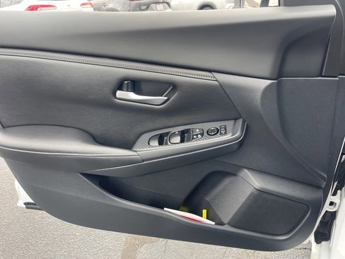 Certified 2022 Nissan Sentra SV w/ Trunk Package image 9