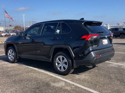 Certified 2022 Toyota RAV4 LE image 6