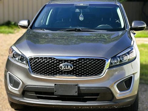Used 2018 Kia Sorento L FWD image 1