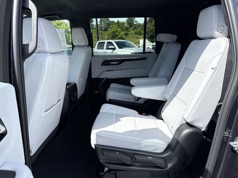New 2025 Chevrolet Suburban Premier AWD/4WD image 25