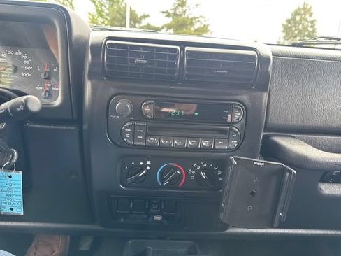 Used 2005 Jeep Wrangler X w/ Tire & Wheel Group (Ecco) AWD/4WD image 21