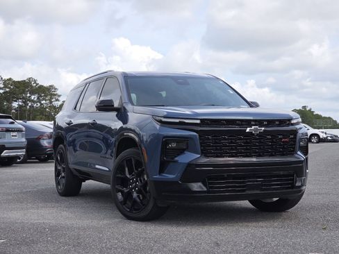 Used 2024 Chevrolet Traverse RS AWD/4WD image 2