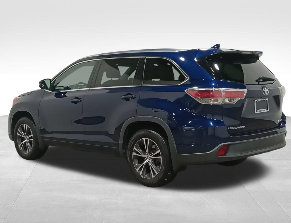 Used 2016 Toyota Highlander XLE AWD/4WD image 6