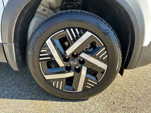 Used 2026 Nissan Kicks SV image 12