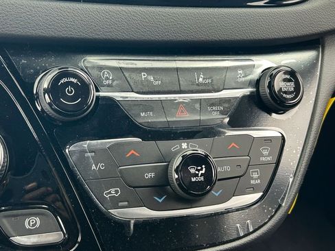 New 2026 Chrysler Voyager LX image 17