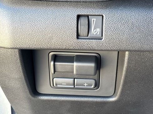 New 2026 GMC Canyon Elevation w/ Convenience Package image 18