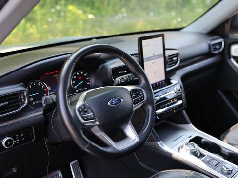 Certified 2023 Ford Explorer Limited w/ Limited Technology Package AWD/4WD image 23