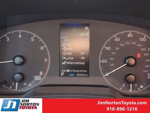 Used 2024 Toyota Corolla LE image 17