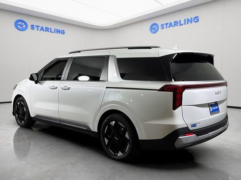 Used 2025 Kia Carnival EX FWD image 5