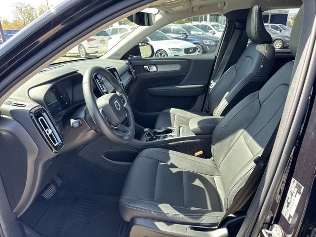 Certified 2025 Volvo XC40 B5 Core w/ Protection Package Premier AWD/4WD image 11