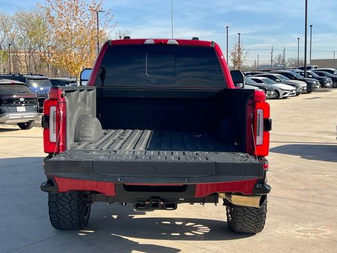 Used 2024 Ford F250 Platinum image 15