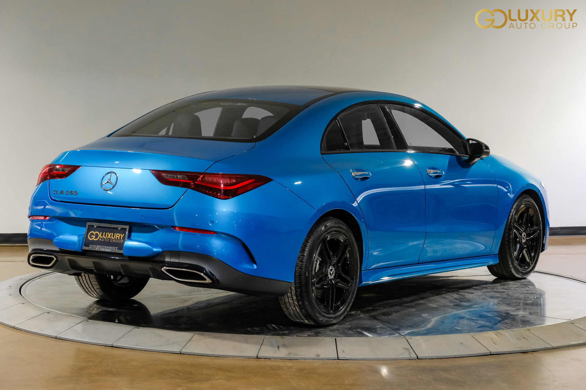 Used 2025 Mercedes-Benz CLA 250 w/ AMG Night Package image 10