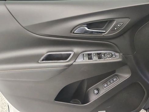 Used 2018 Chevrolet Equinox Premier image 33