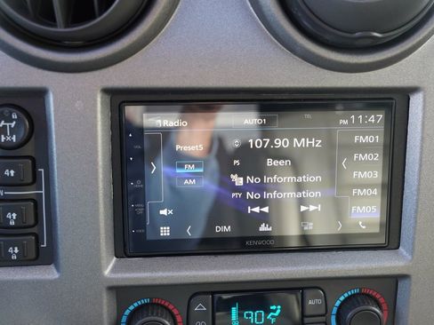 Used 2004 HUMMER H2 w/ Preferred Equipment Group image 28