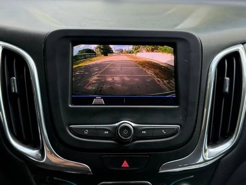 Used 2020 Chevrolet Equinox LT image 10