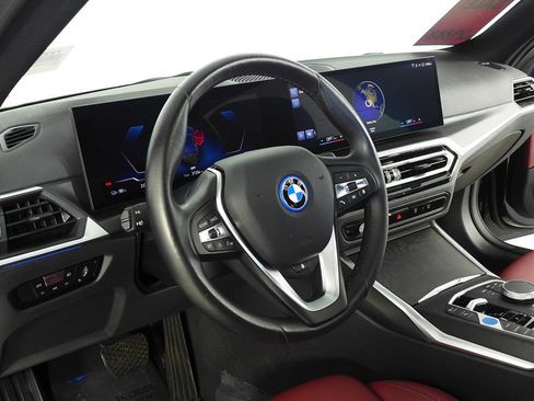 Used 2023 BMW i4 eDrive35 w/ Premium Package RWD image 31
