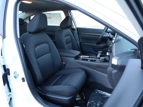 New 2025 Nissan Altima 2.5 SV image 23