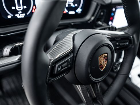 New 2026 Porsche Cayenne GTS image 17