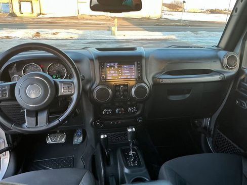 Used 2018 Jeep Wrangler Unlimited Sport S image 28