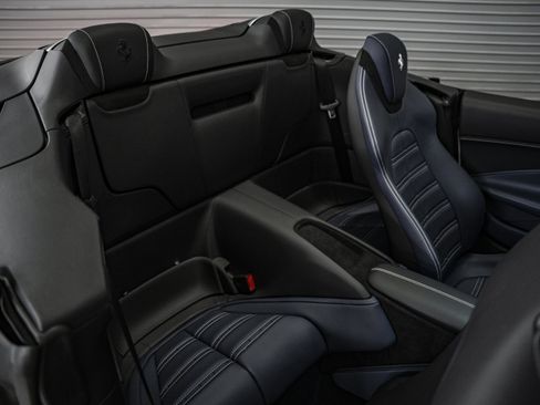 Used 2026 Ferrari Roma Spider RWD image 34