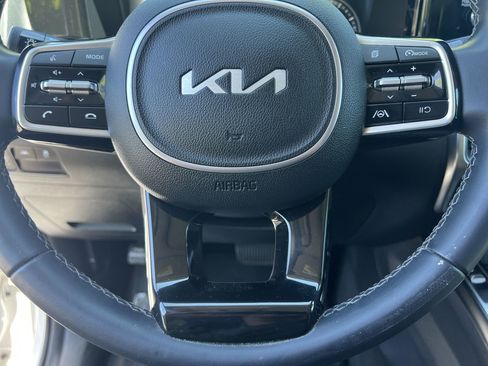Used 2023 Kia Sorento S w/ Panoramic Sunroof Package FWD image 10